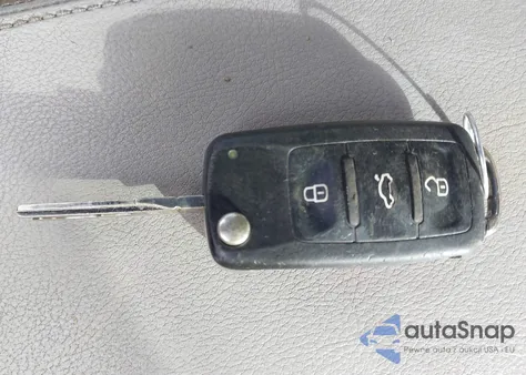 2016 Volkswagen Passat 1.8T S z USA, uszkodzony, nr VIN 1VWAT7A35GC031795